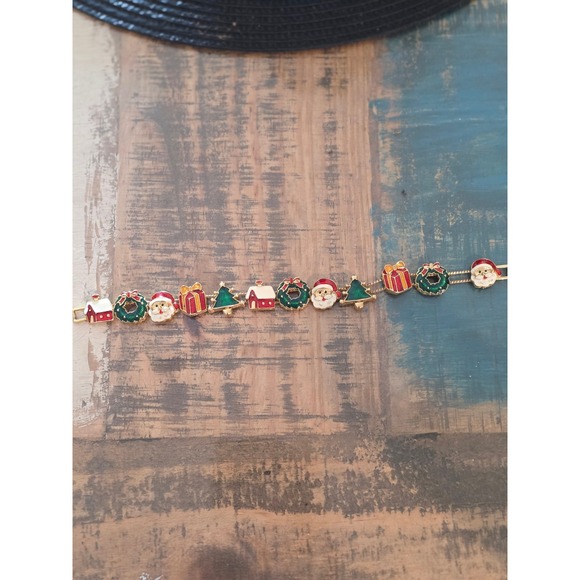 Avon Jewelry - Whimsical‎ Christmas Charm Bracelet VINTAGE AVON
